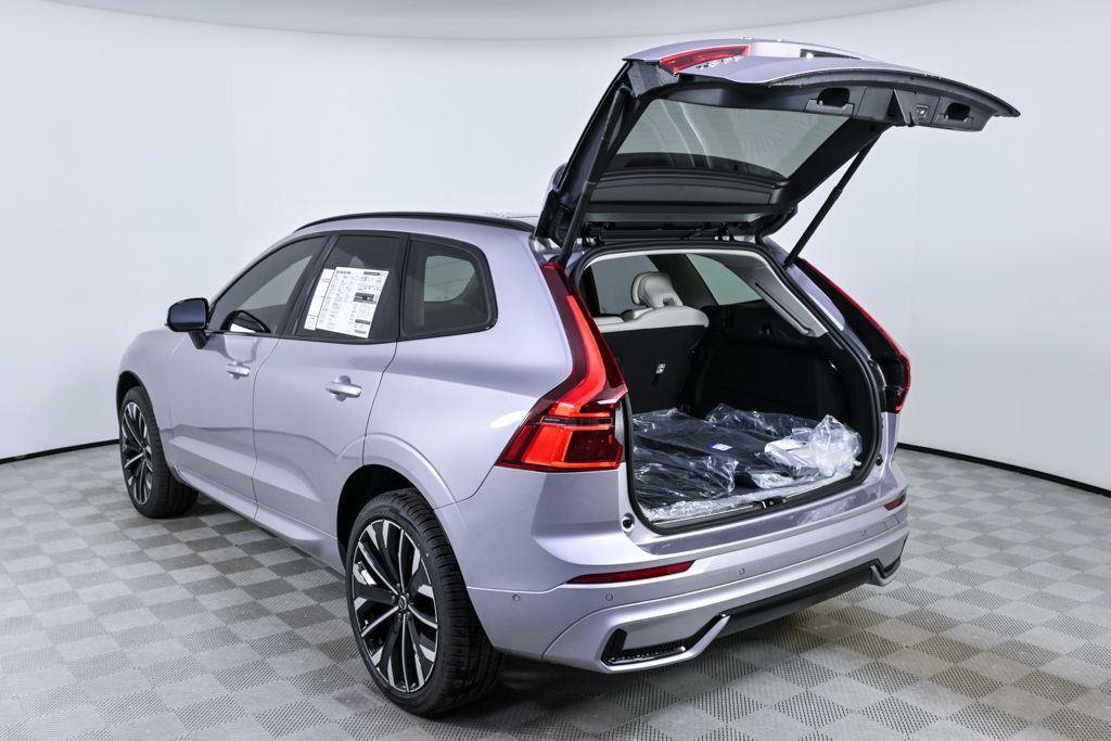 New 2026 Volvo XC60 B5 Ultra w/ Climate Package AWD/4WD image 32