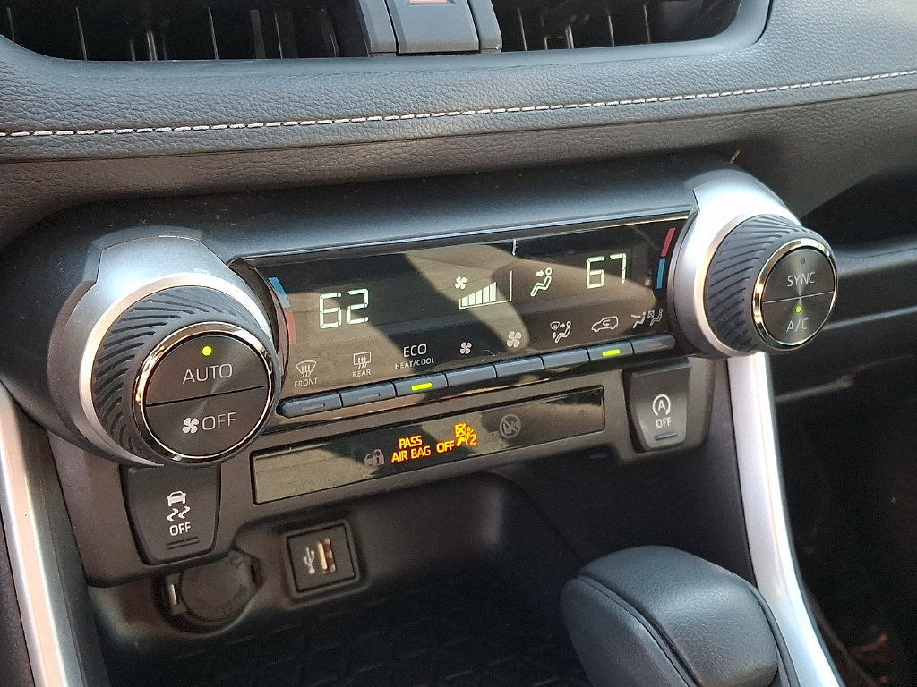 Certified 2025 Toyota RAV4 XLE AWD/4WD image 18