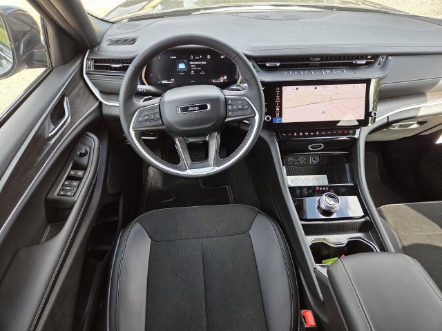 New 2026 Jeep Grand Cherokee L 2WD image 10