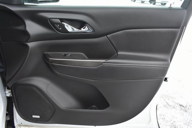 Used 2018 GMC Acadia SLT w/ LPO, Black Accent Package image 48