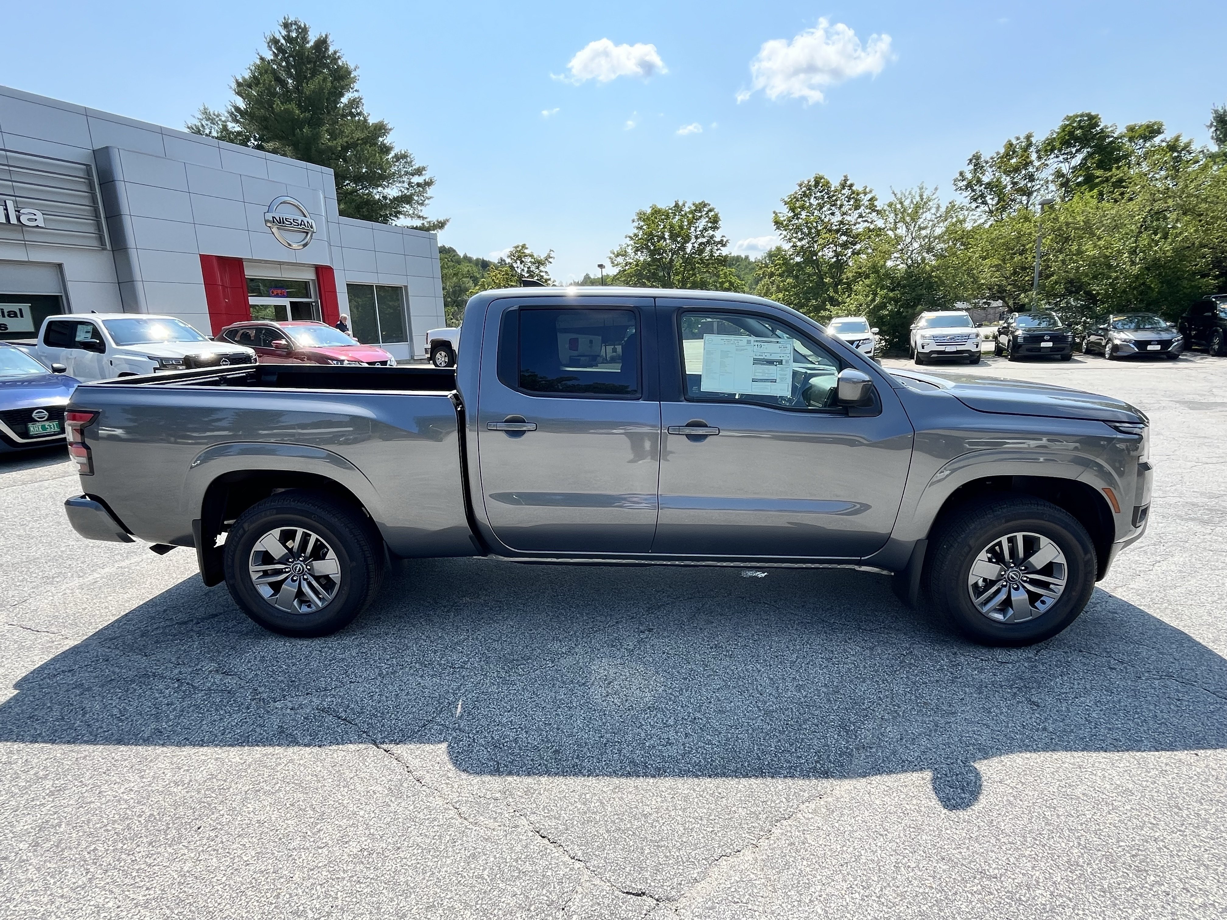 New 2026 Nissan Frontier SV w/ Tow Package AWD/4WD image 8
