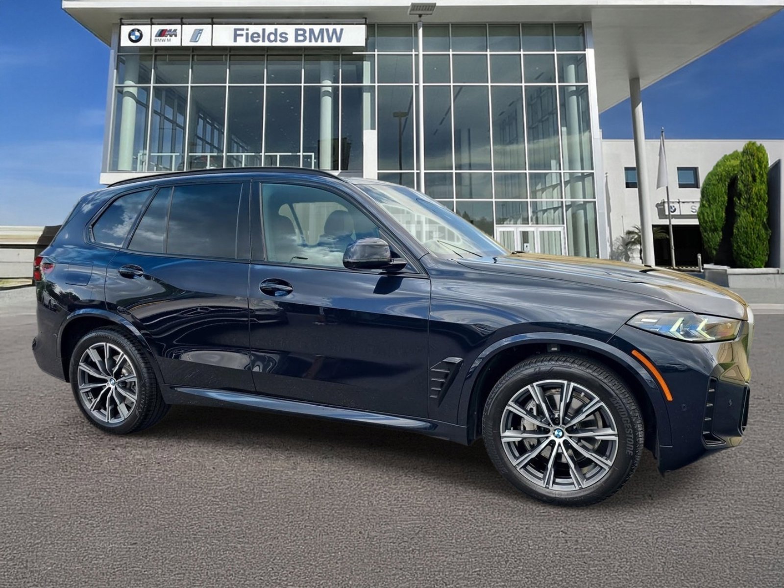 Used 2024 BMW X5 xDrive40i w/ M Sport Package image 1