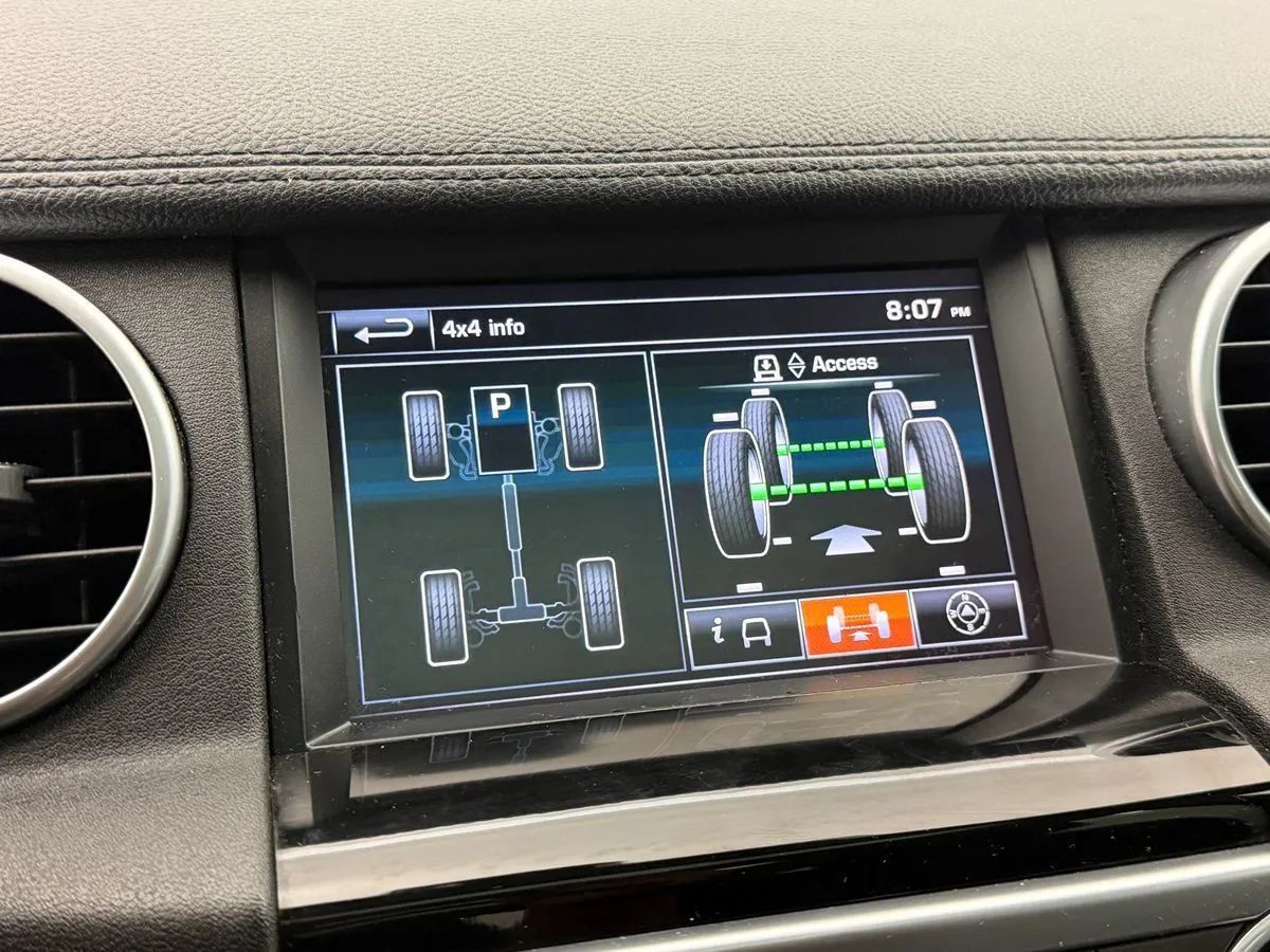 Used 2016 Land Rover LR4 HSE Silver Edition AWD/4WD image 20