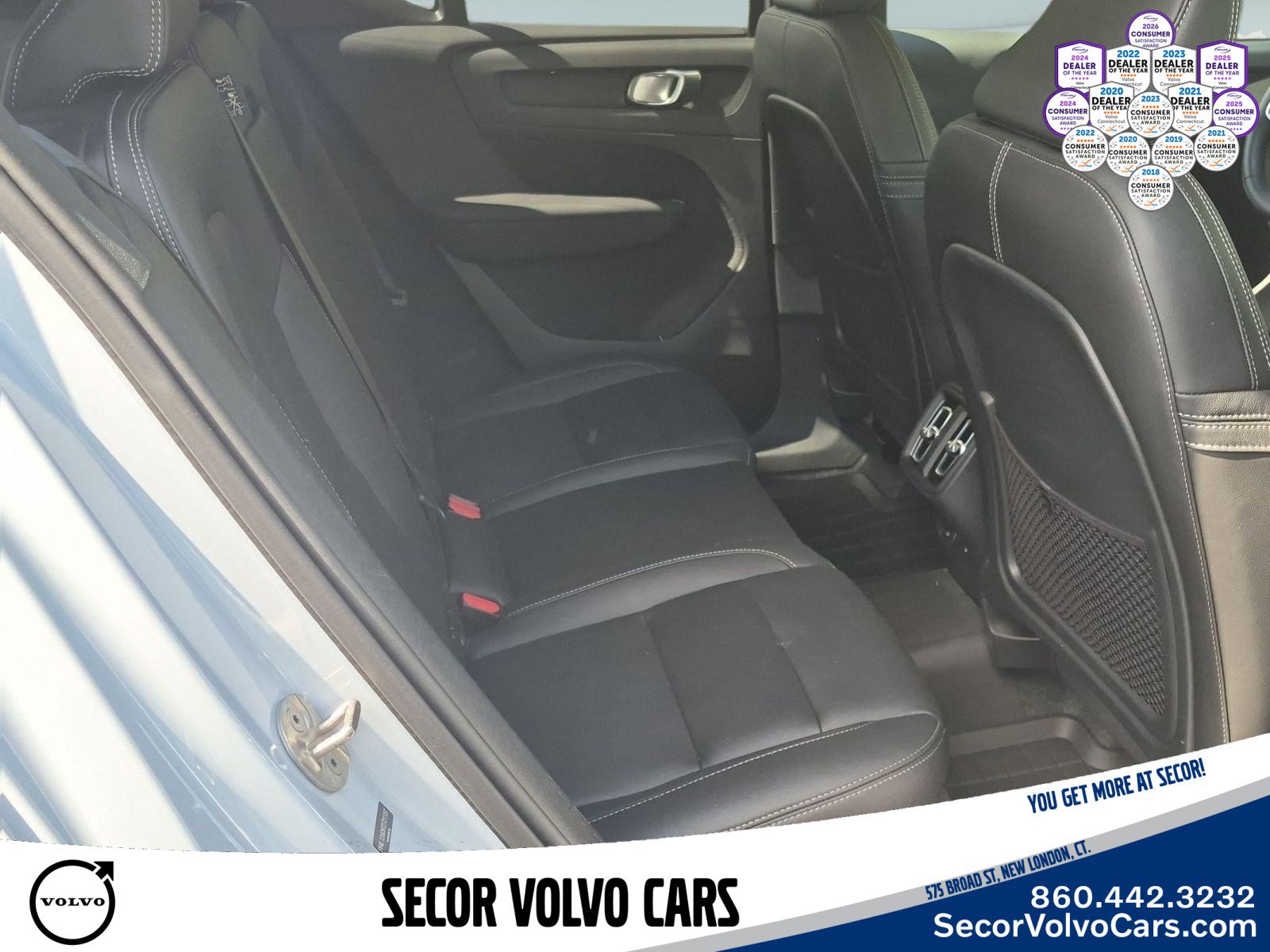 Used 2026 Volvo XC40 B5 Plus AWD/4WD image 22