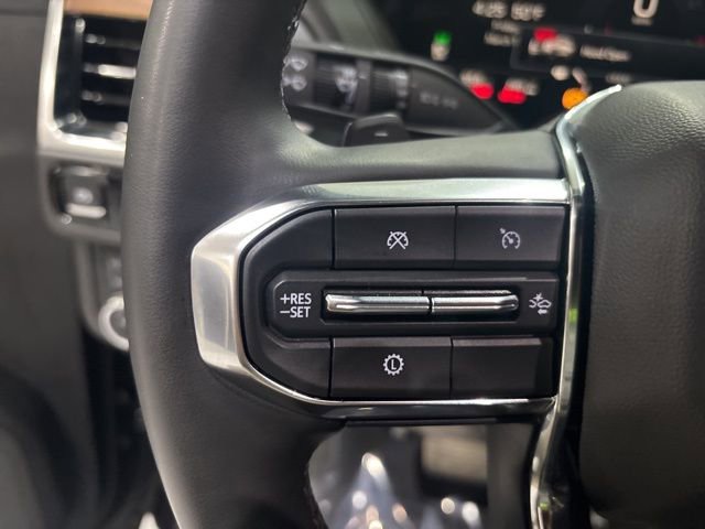 Used 2025 GMC Yukon XL Denali AWD/4WD image 17