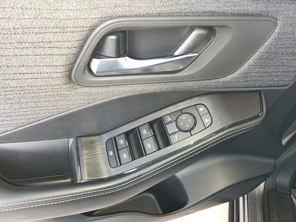 Certified 2023 Nissan Rogue SV image 28