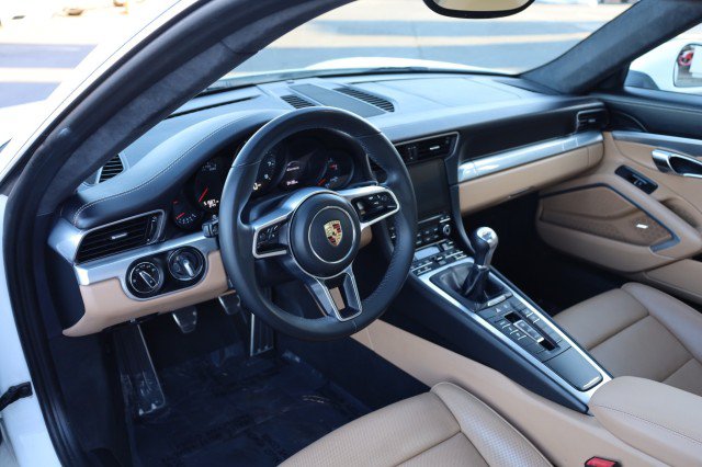 Used 2017 Porsche 911 Carrera RWD image 25
