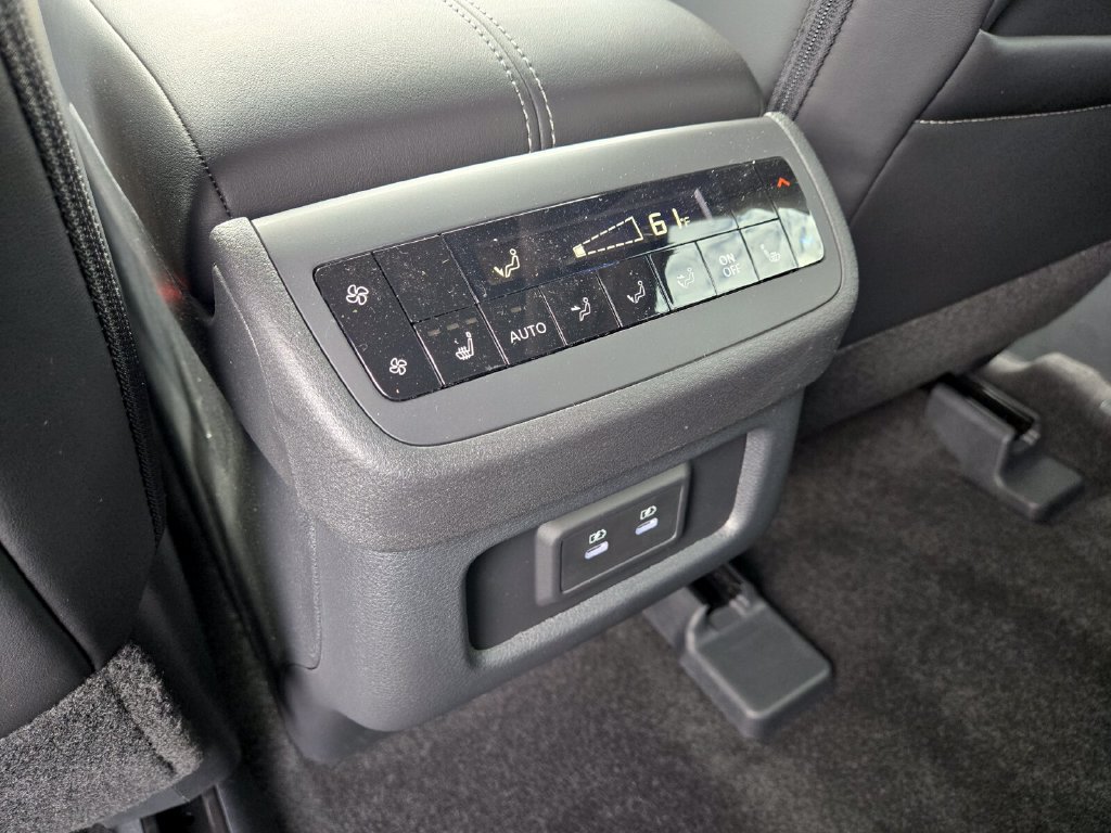 New 2026 Nissan Pathfinder SL w/ SL Premium Package FWD image 19