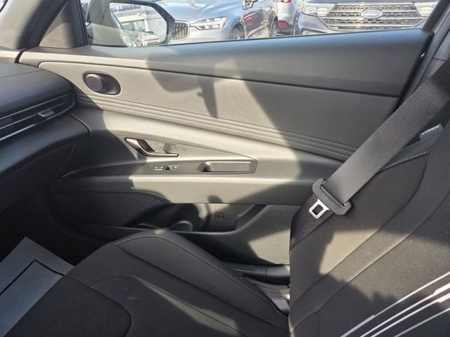 Used 2025 Hyundai Elantra Sport image 33