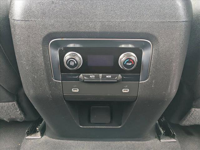 Used 2023 Chevrolet Suburban LT image 18