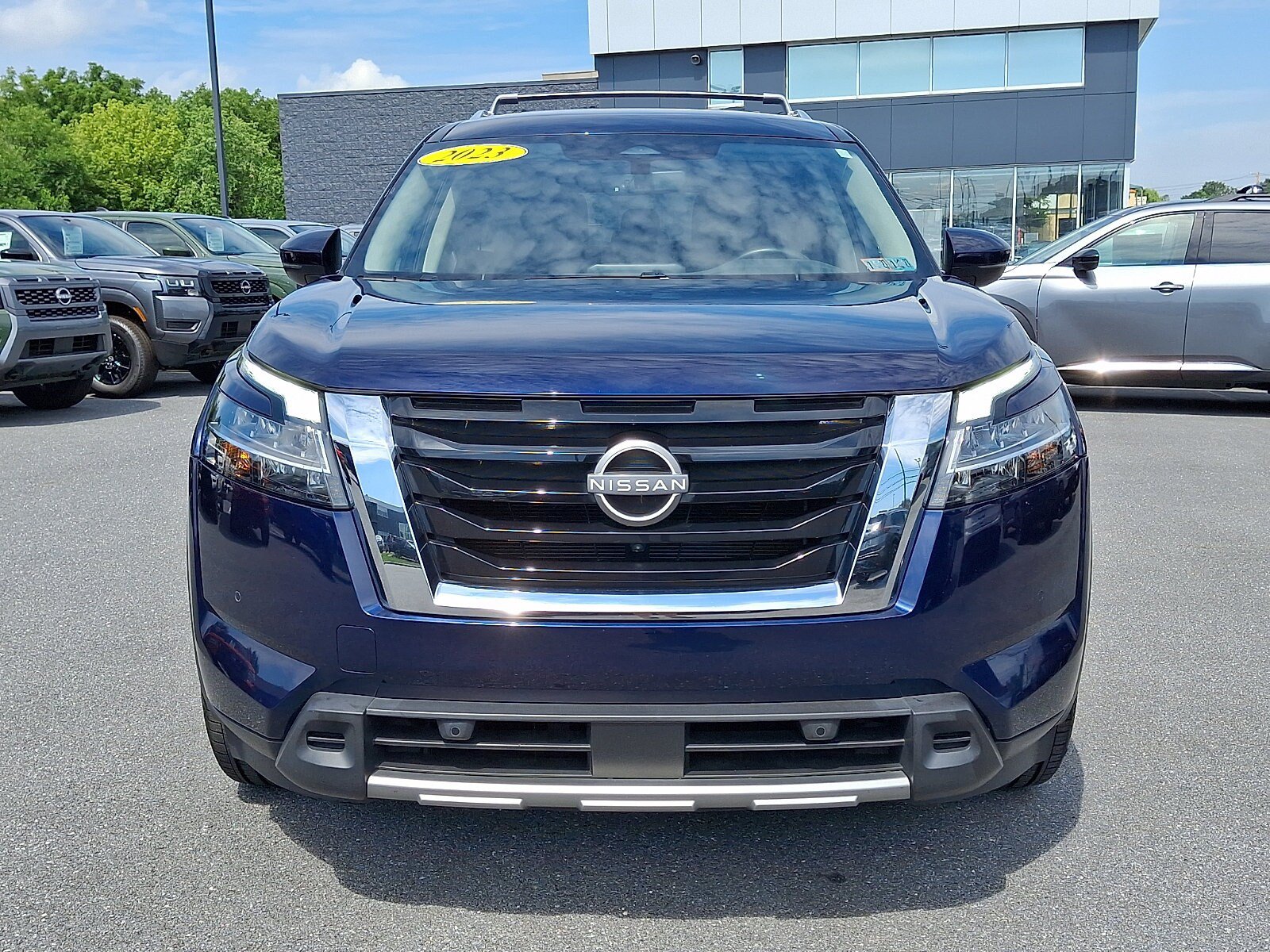 Certified 2023 Nissan Pathfinder SL AWD/4WD image 2