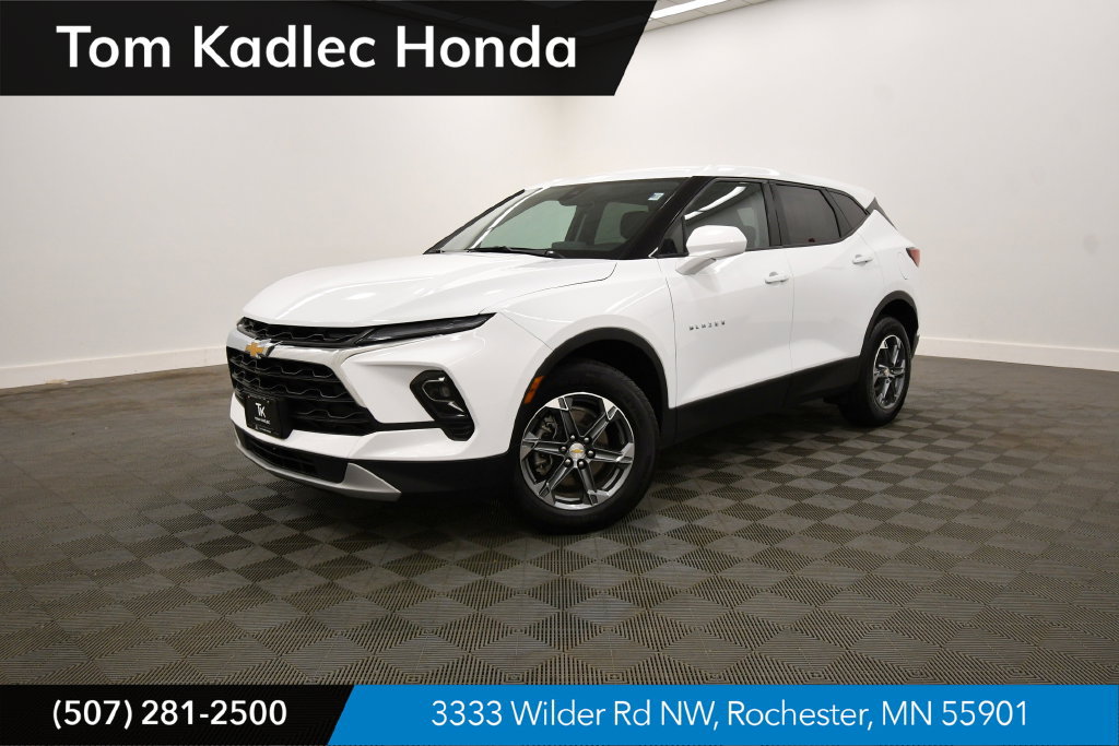 Used 2025 Chevrolet Blazer LT AWD/4WD image 1
