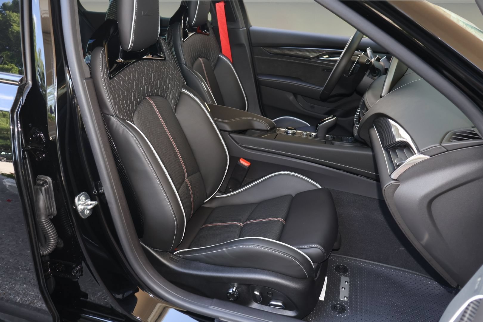 New 2026 Cadillac CT5 V Blackwing w/ Carbon Fiber 2 Package RWD image 18
