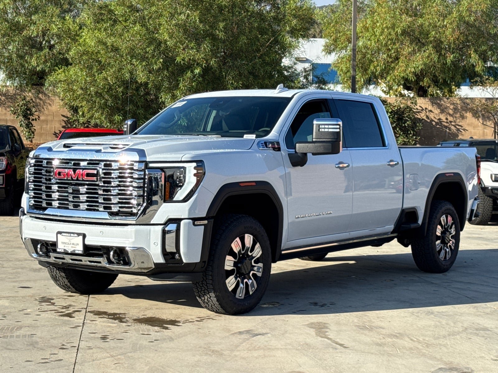 New 2026 GMC Sierra 2500 Denali w/ Denali Reserve Package AWD/4WD image 4
