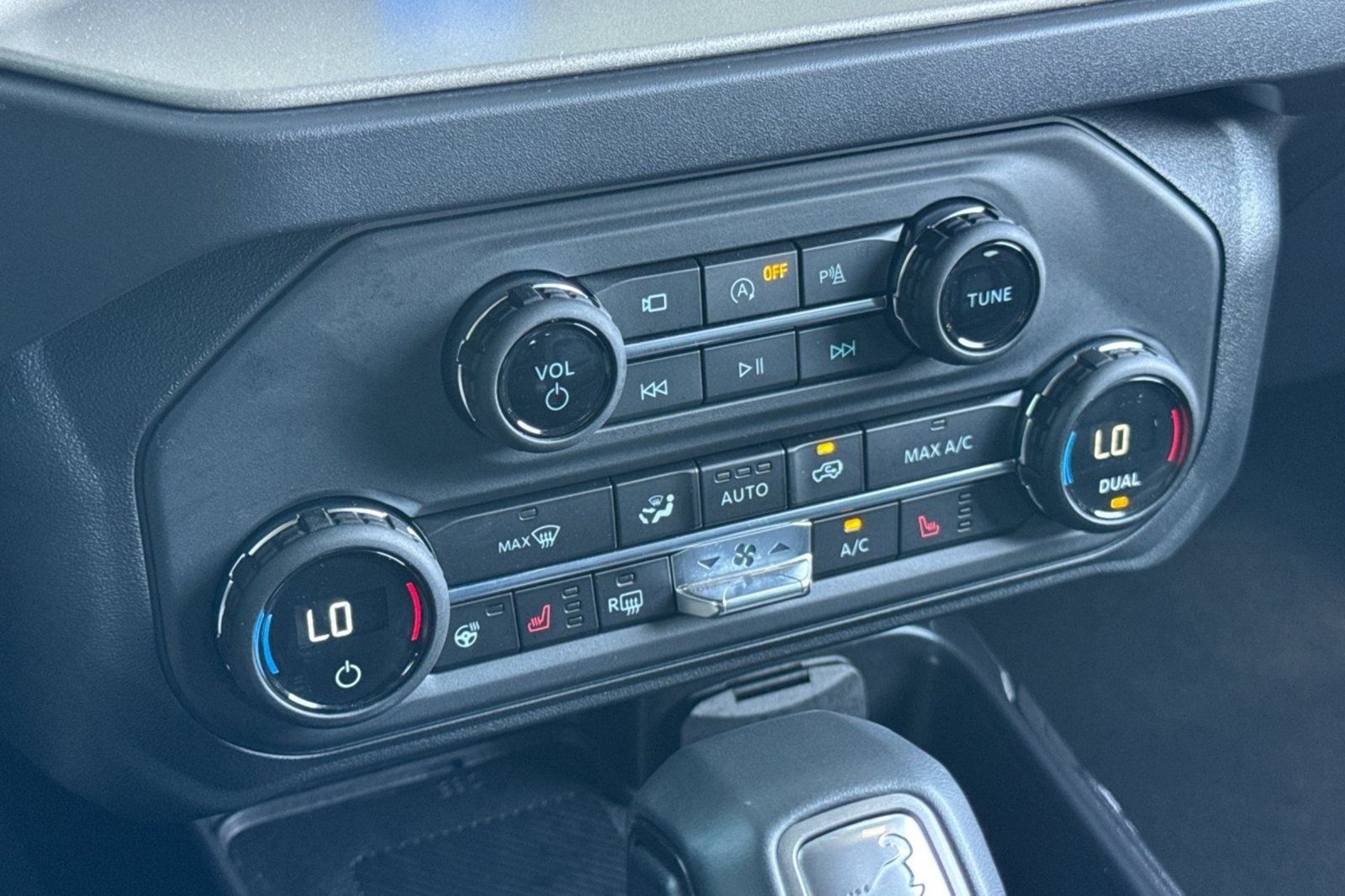 New 2025 Ford Bronco Outer Banks AWD/4WD image 26