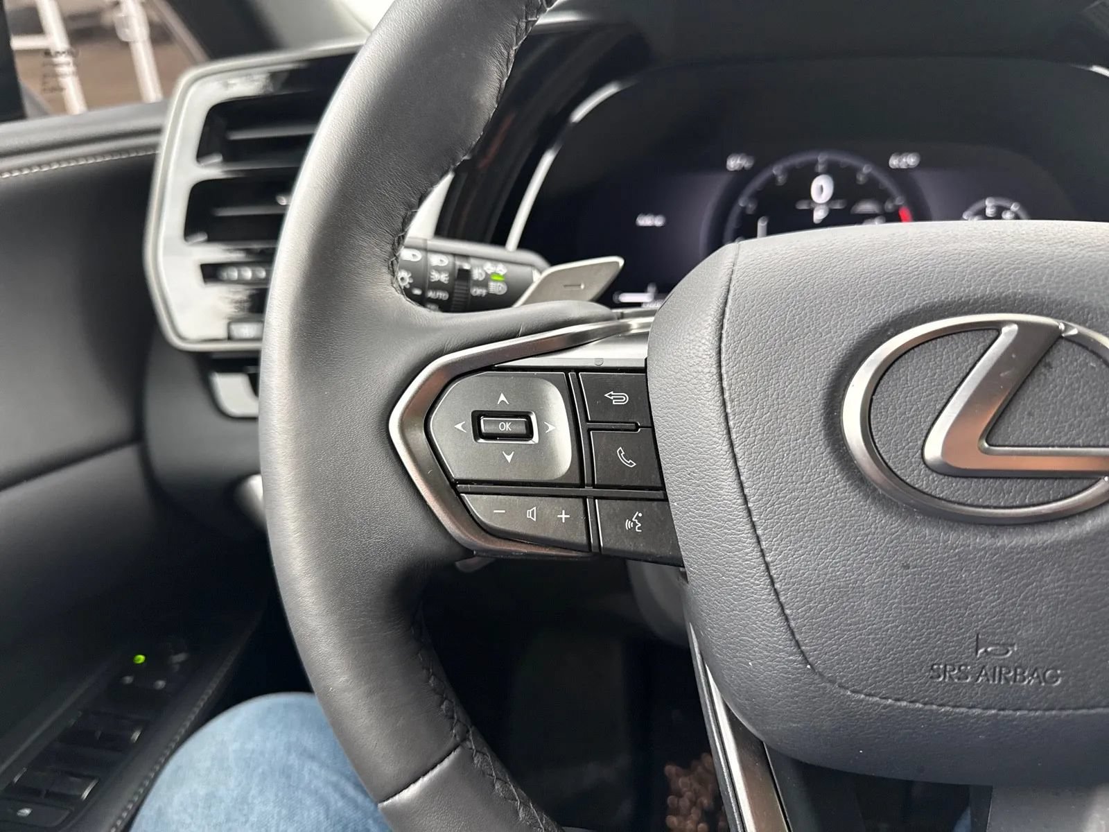 Used 2025 Lexus RX 350 FWD w/ Accessory Package (K3) image 18