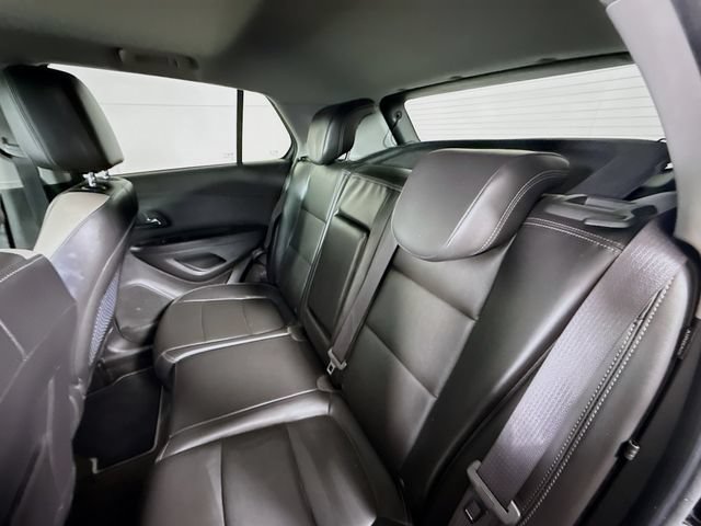 Used 2019 Chevrolet Trax Premier w/ Midnight Edition AWD/4WD image 28