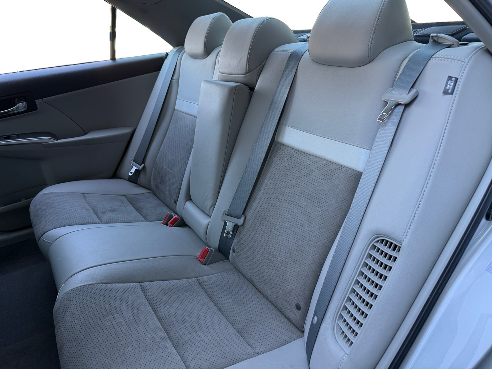 Used 2012 Toyota Camry XLE w/ Leather Pkg image 13