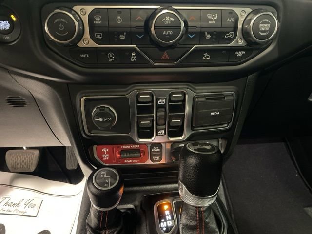 Used 2023 Jeep Wrangler Unlimited Rubicon w/ Cold Weather Group AWD/4WD image 24