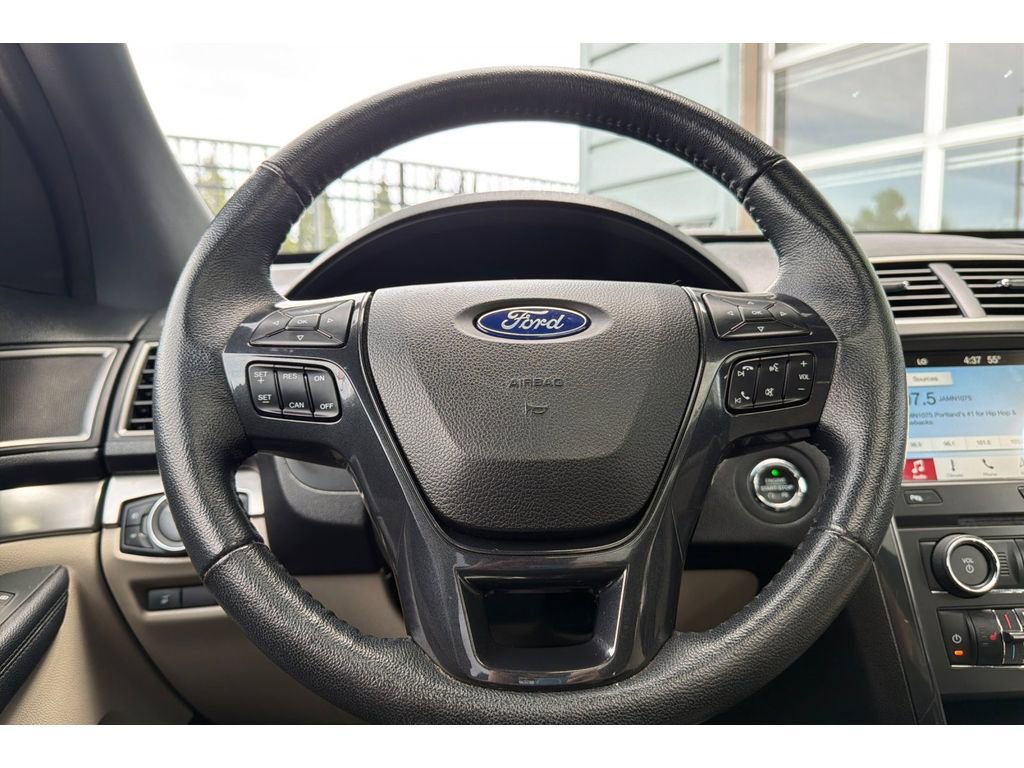 Used 2018 Ford Explorer XLT w/ Equipment Group 202A AWD/4WD image 27