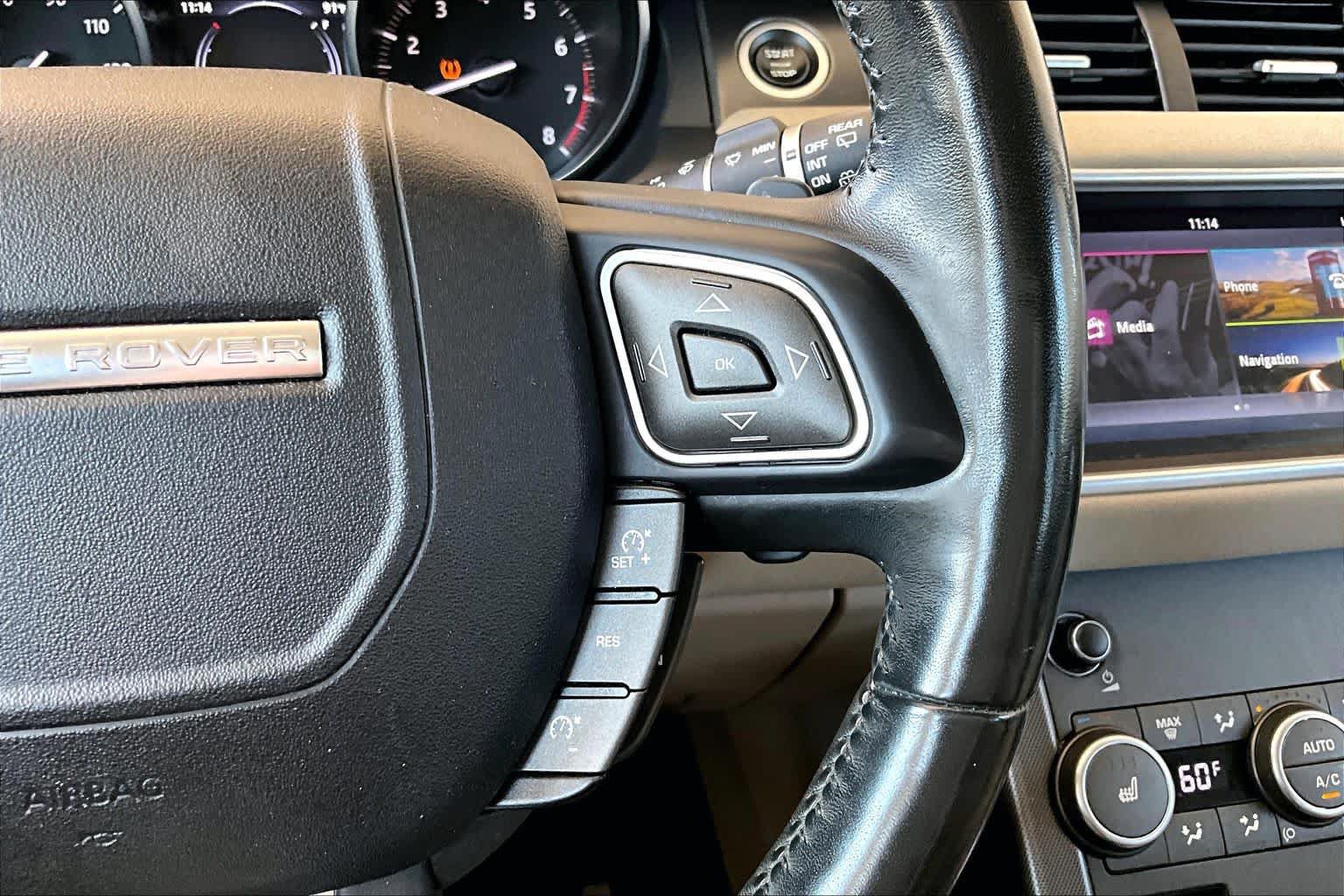 Used 2018 Land Rover Range Rover Evoque SE AWD/4WD image 24