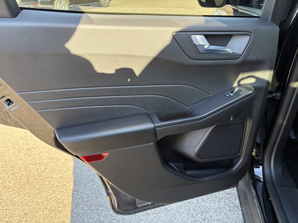 Used 2024 Ford Escape ST-Line image 19