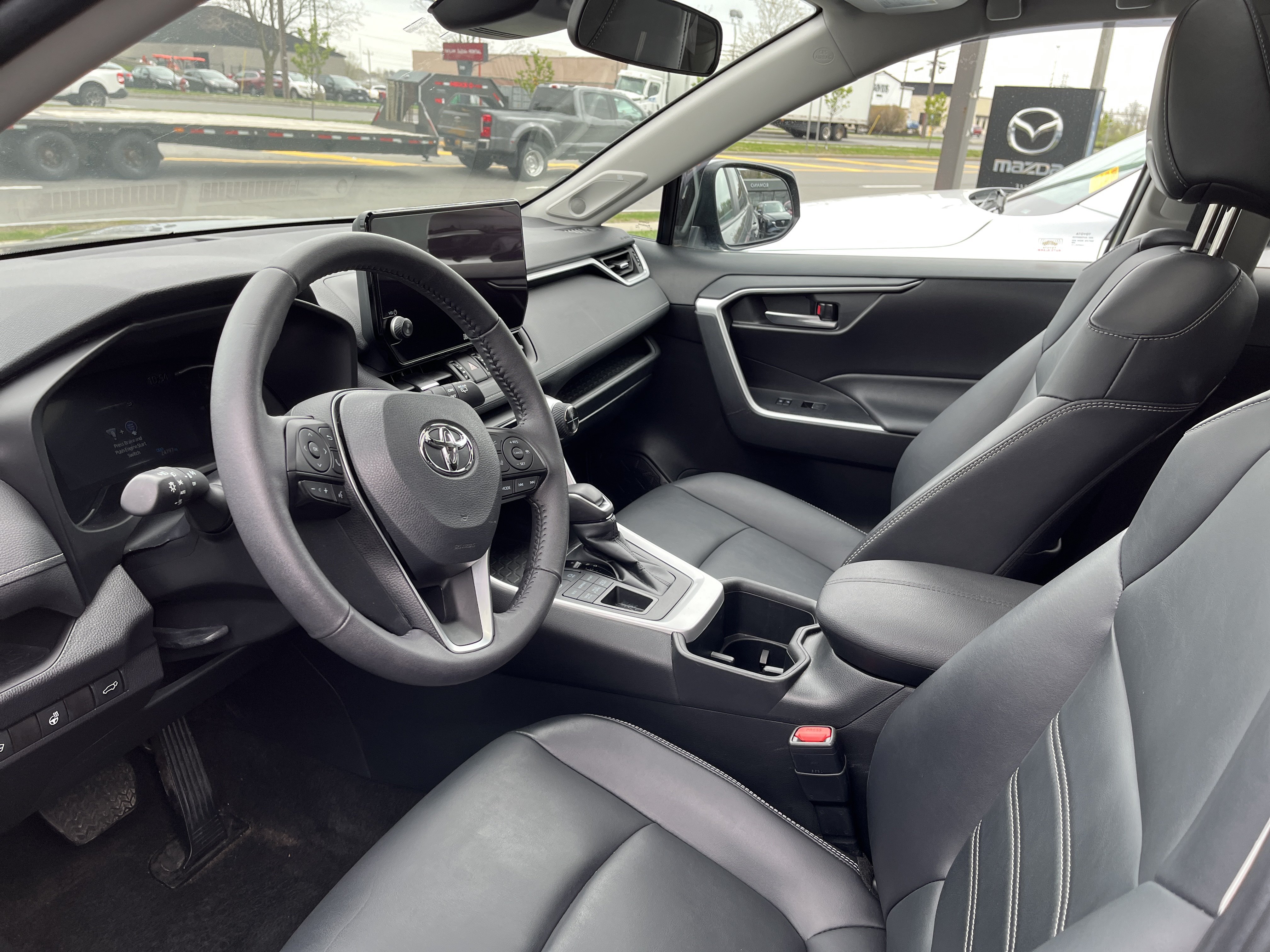 Used 2023 Toyota RAV4 XLE Premium AWD/4WD image 9