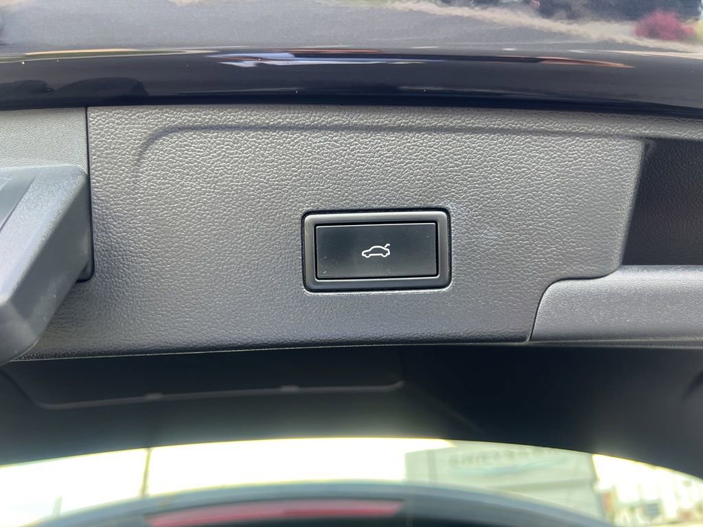 Used 2025 Volkswagen Atlas Cross Sport SE image 49