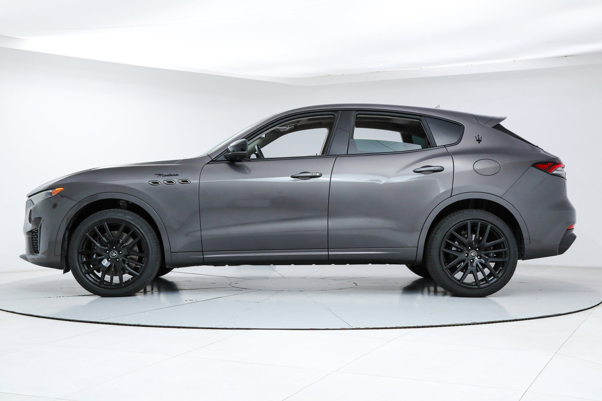 Certified 2022 Maserati Levante Modena image 2