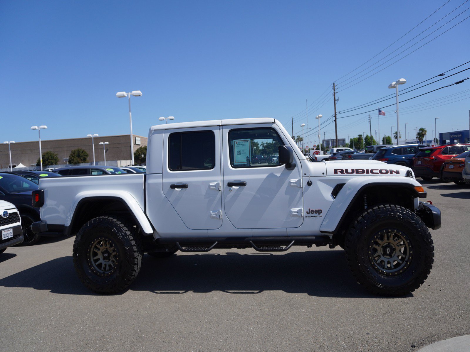 Used 2023 Jeep Gladiator Rubicon w/ Cold Weather Group AWD/4WD image 4