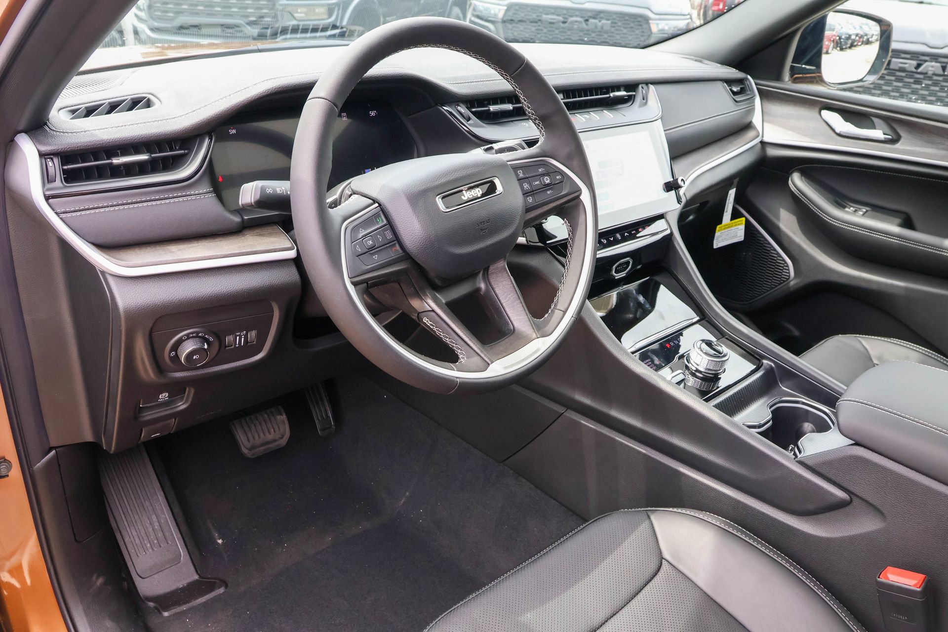 New 2026 Jeep Grand Cherokee Limited AWD/4WD image 3