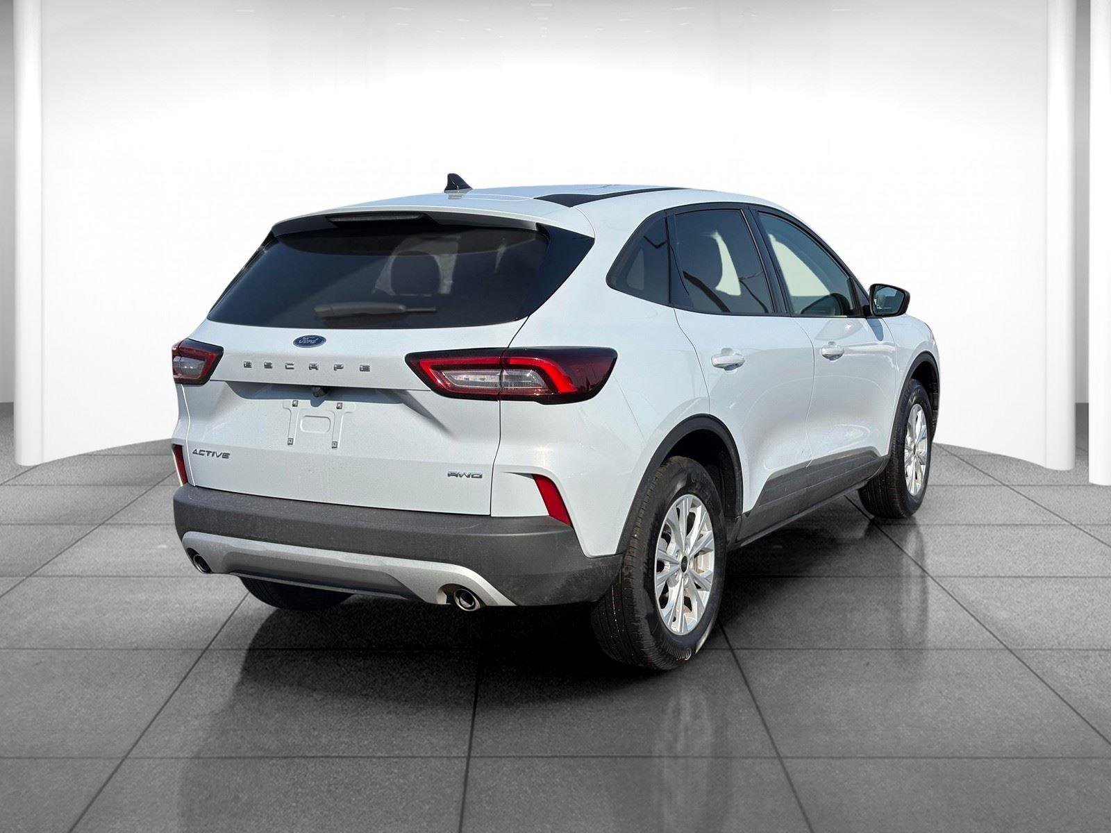 Used 2025 Ford Escape Active AWD/4WD image 7