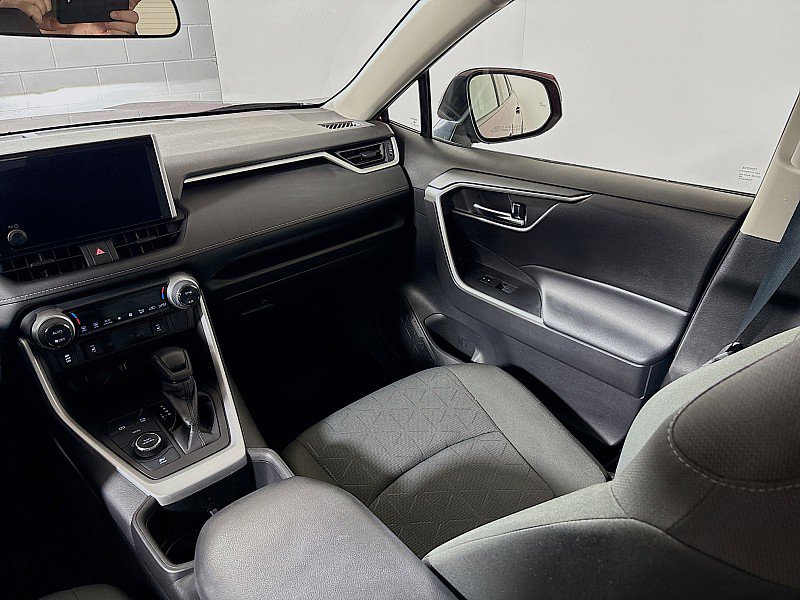 Used 2023 Toyota RAV4 XLE w/ Convenience Package image 24