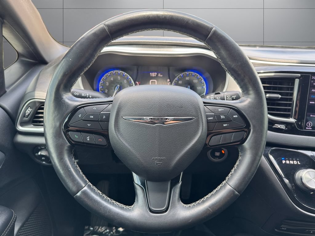 Used 2018 Chrysler Pacifica Touring-L Plus w/ S Appearance Package FWD image 13