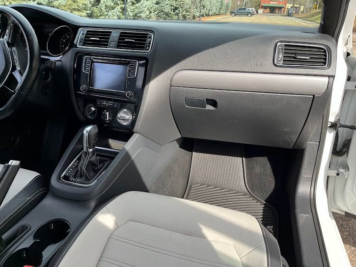 Used 2016 Volkswagen Jetta Sport image 41