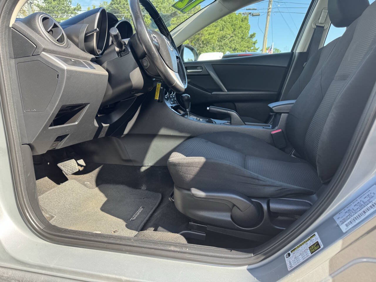 Used 2012 MAZDA MAZDA3 i Touring FWD image 15