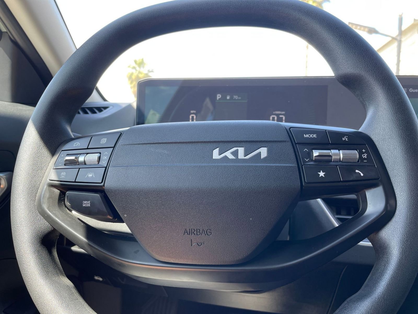 Used 2025 Kia K4 LXS image 28