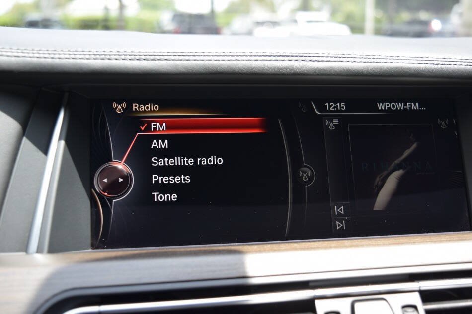 Used 2015 BMW 750i RWD image 67
