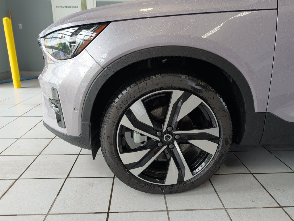 New 2026 Volvo XC40 B5 Ultra w/ Climate Package AWD/4WD image 32