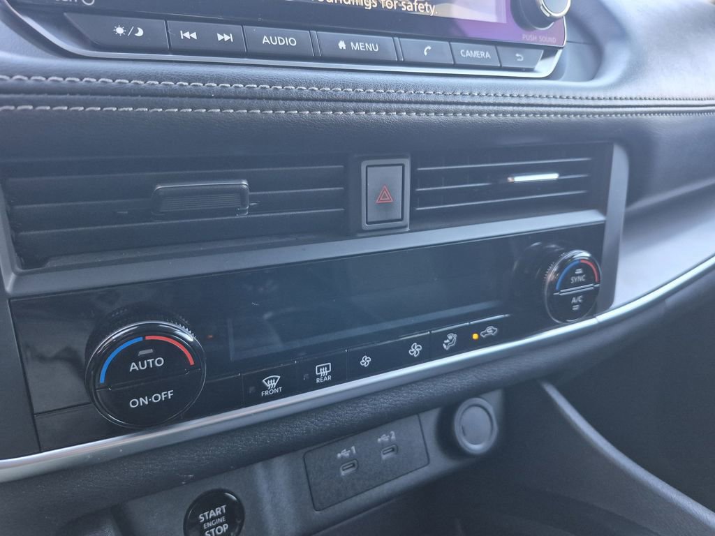 Used 2024 Nissan Rogue SV image 23