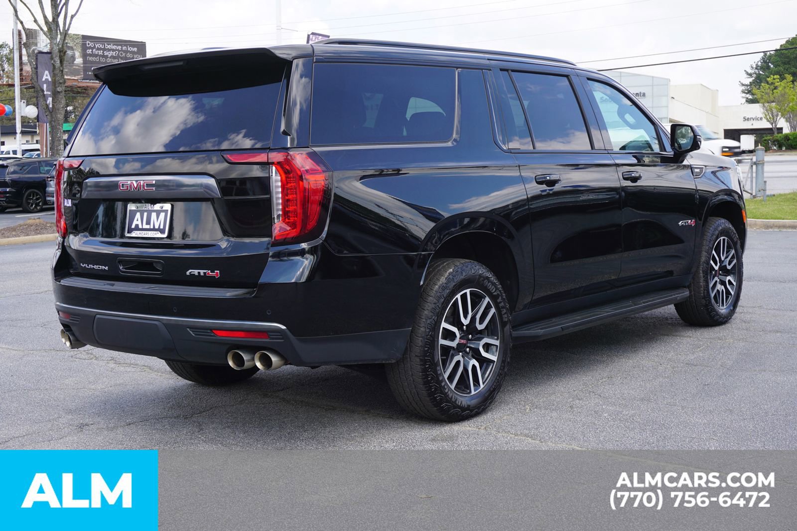 Used 2024 GMC Yukon XL AT4 w/ Technology Package image 7