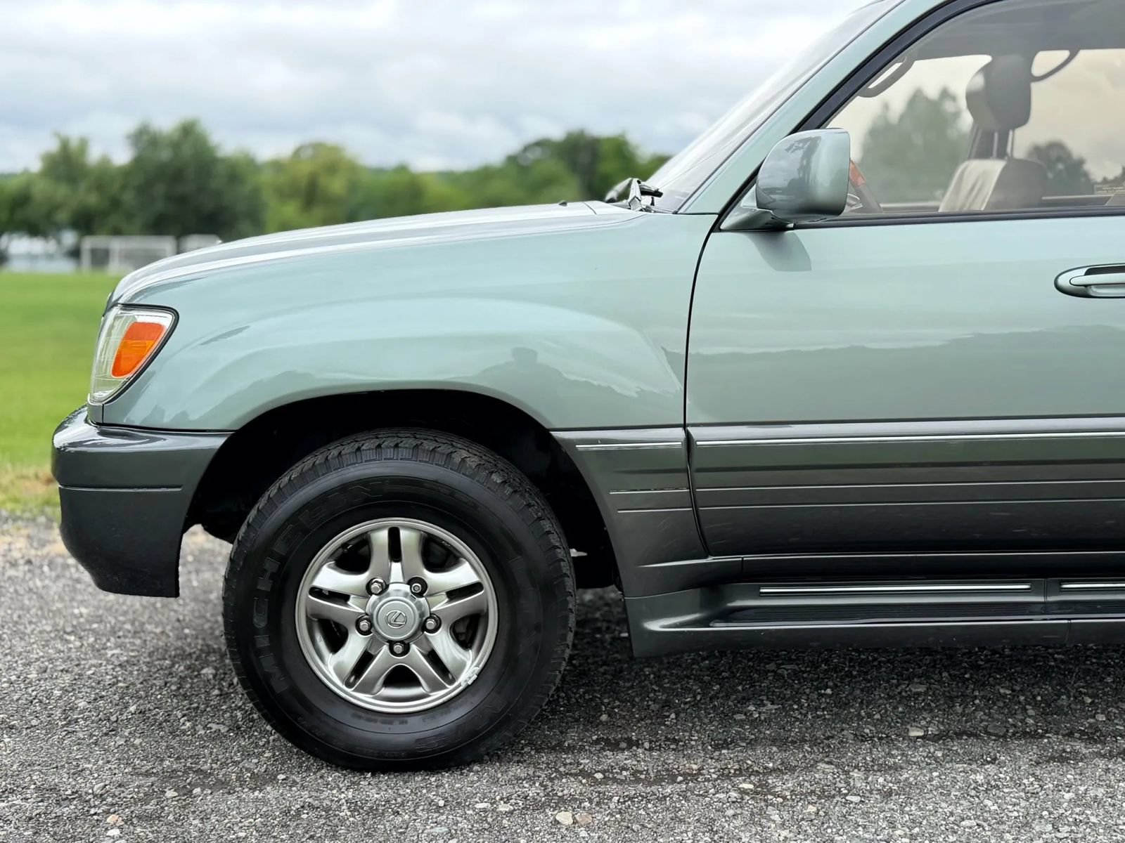 Used 2001 Lexus LX 470 4WD image 19