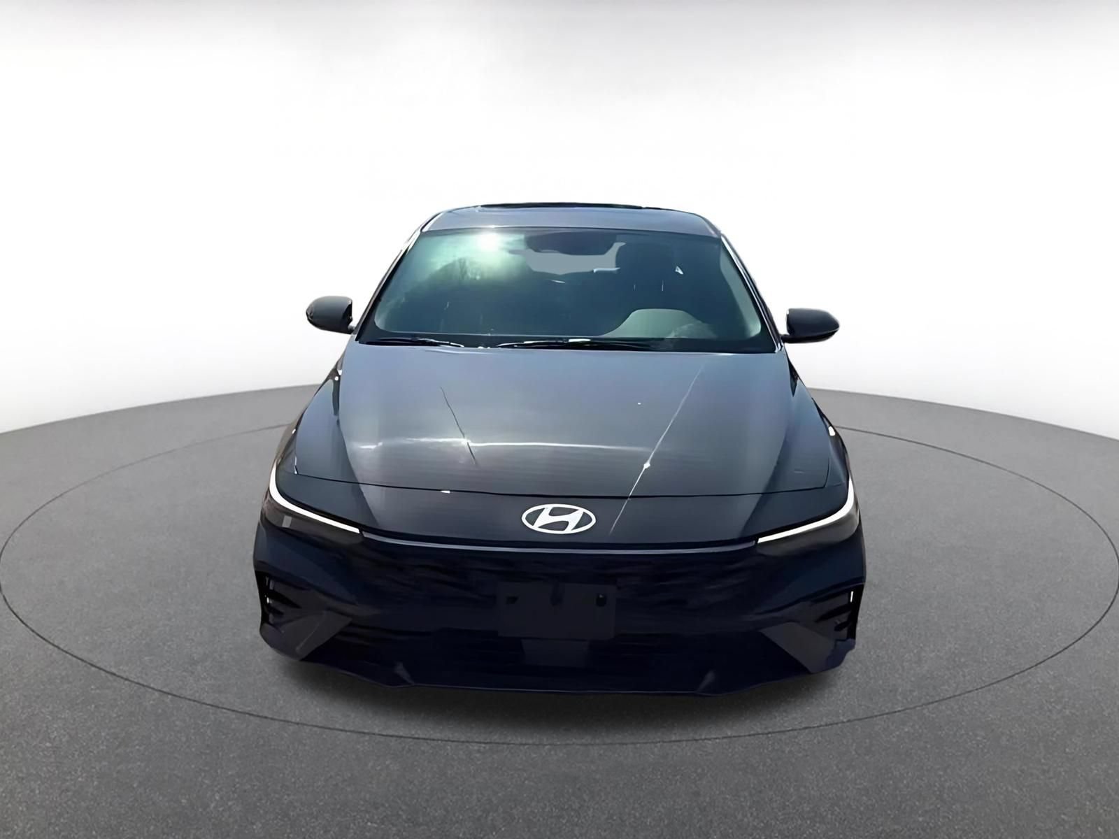 Used 2025 Hyundai Elantra Limited FWD video 2