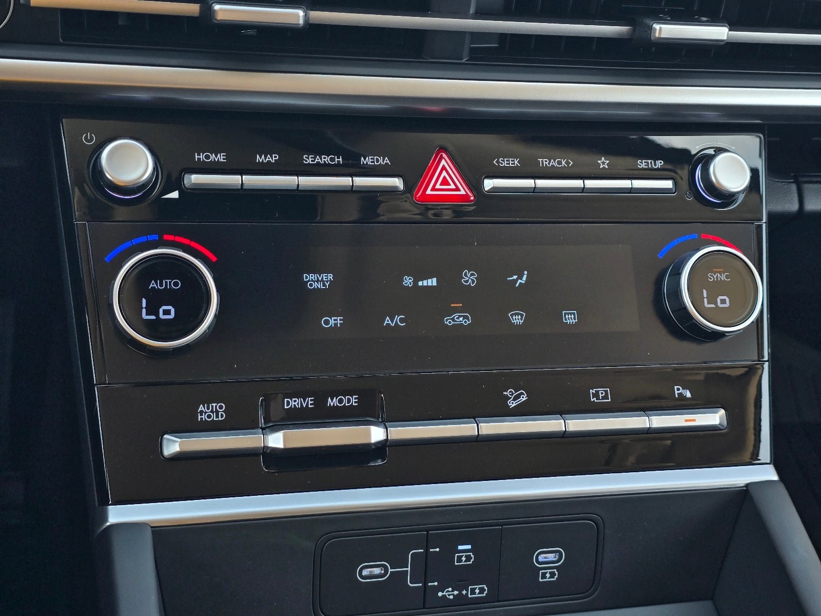 New 2026 Hyundai Santa Fe SE image 19