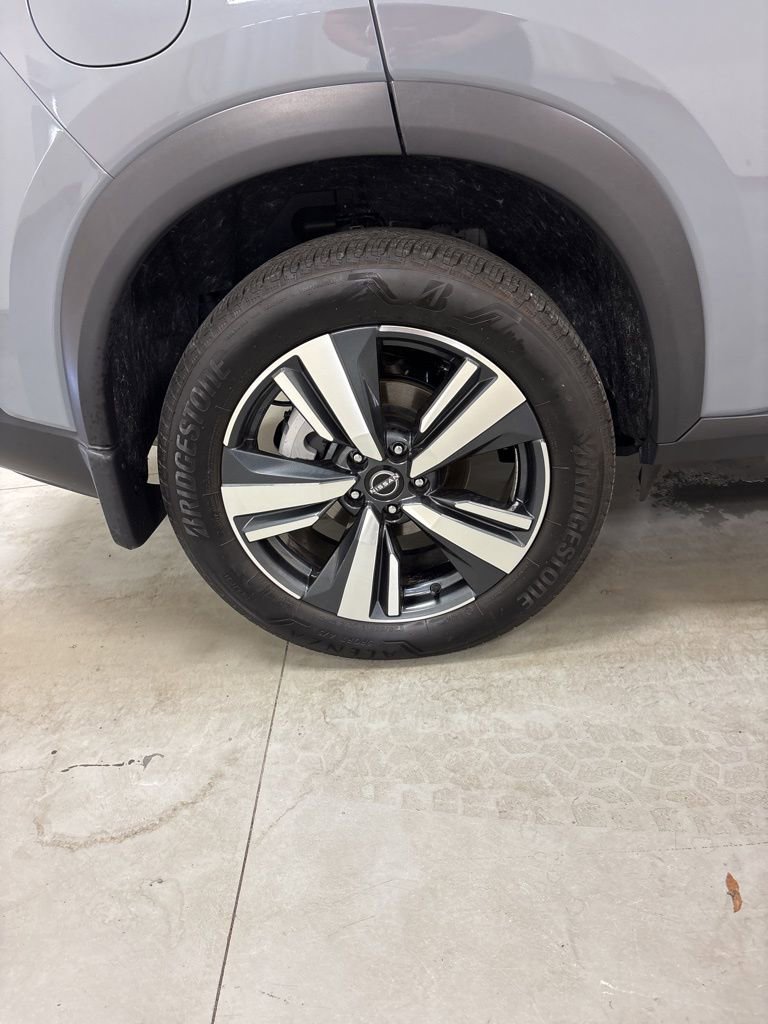 Used 2023 Nissan Rogue SL AWD/4WD image 34