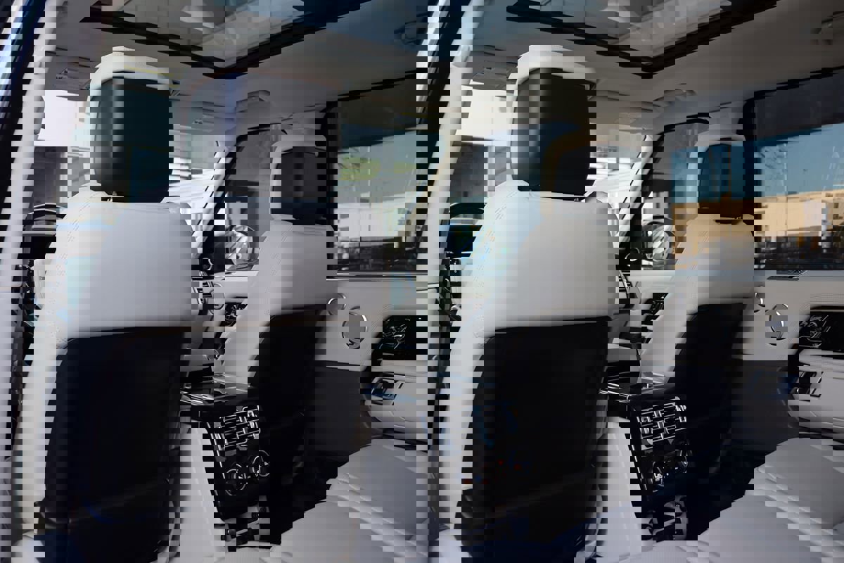 Used 2021 Land Rover Range Rover P525 Westminster Edition LWB image 41