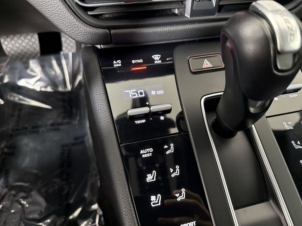 Certified 2023 Porsche Macan S image 31