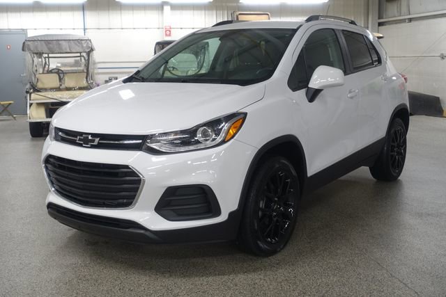 Used 2022 Chevrolet Trax LT w/ Premium Seat Package image 3