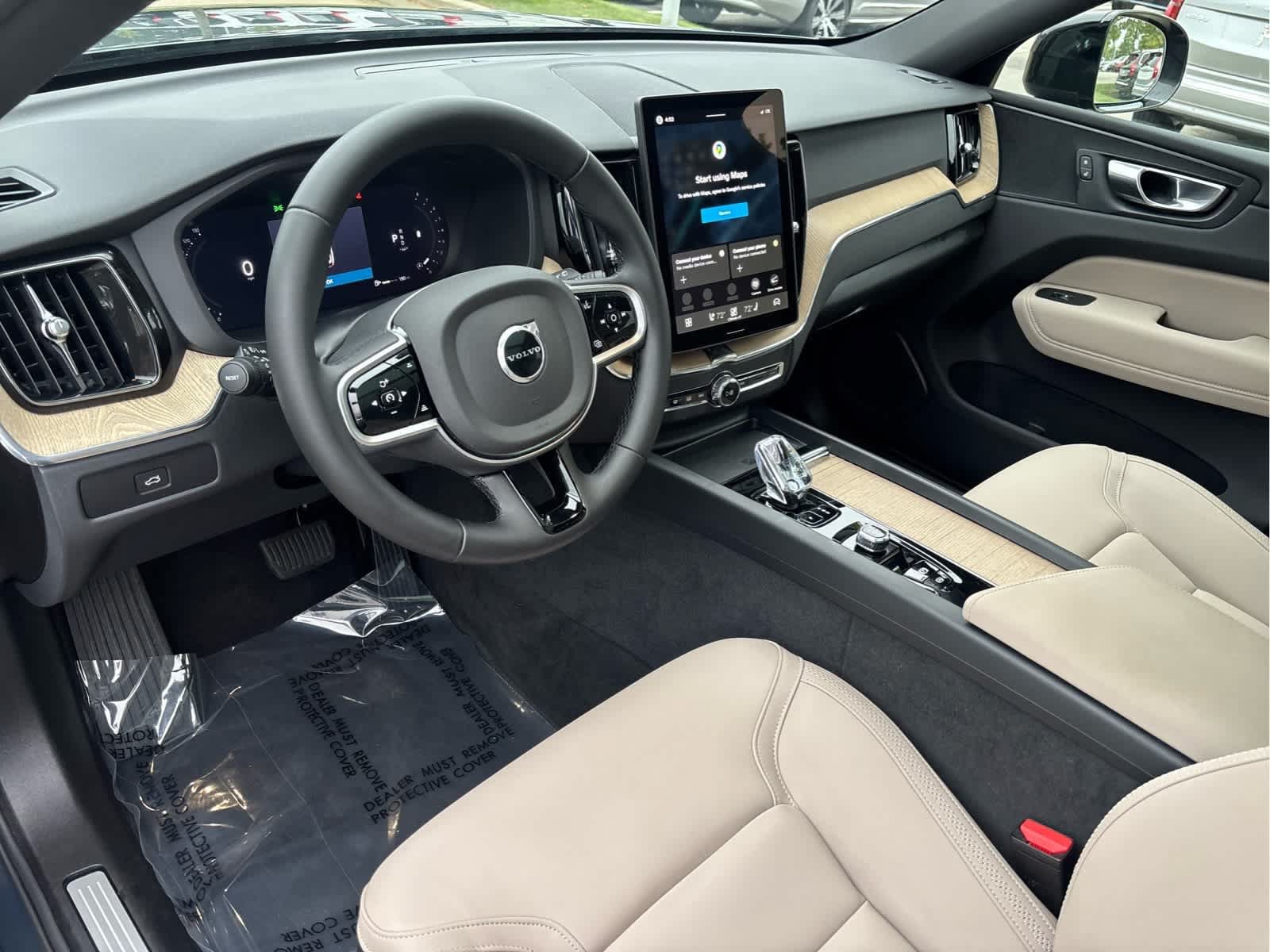 Used 2026 Volvo XC60 B5 Plus AWD/4WD image 17