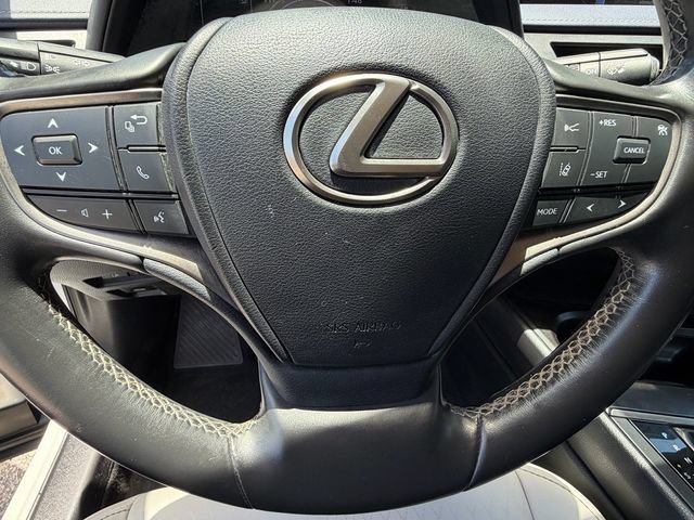 Used 2021 Lexus UX 250h w/ Accessory Package (Z2) AWD/4WD image 24